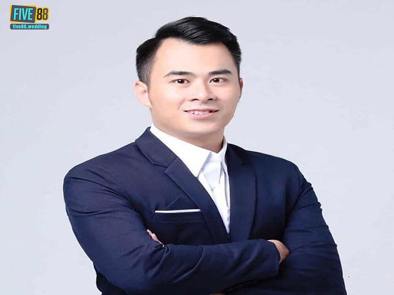 Tác giả Adam Phạm